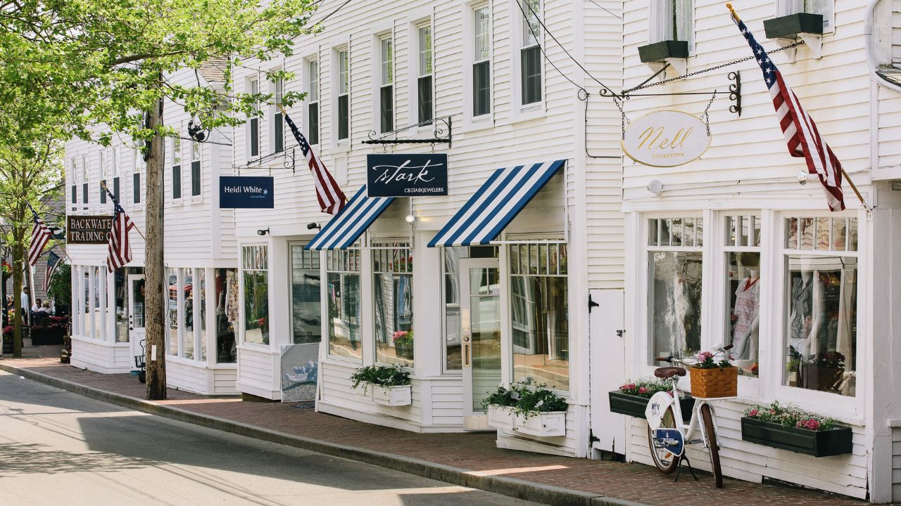 boutique shops on martha's vineyard